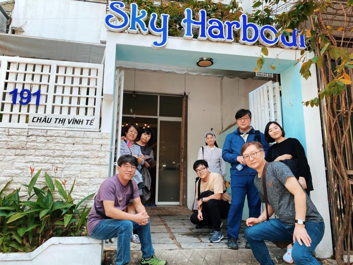 Sky Harbour 2*